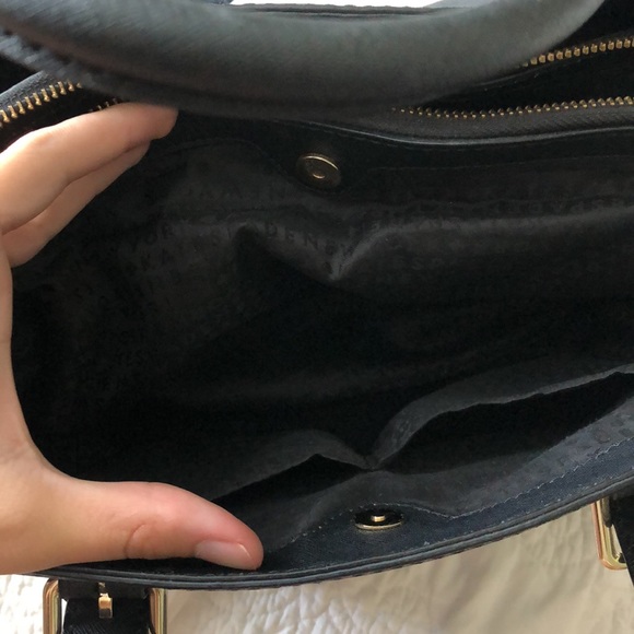 Selling my gently used Kate spade bag. - Picture 4 of 5